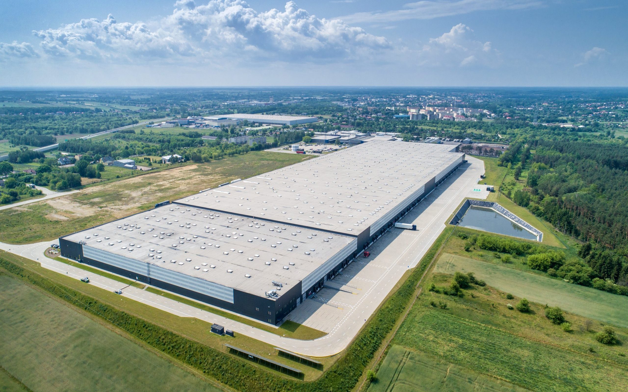 Hillwood zwiększa finansowanie z Aareal Bank do 440 mln euro