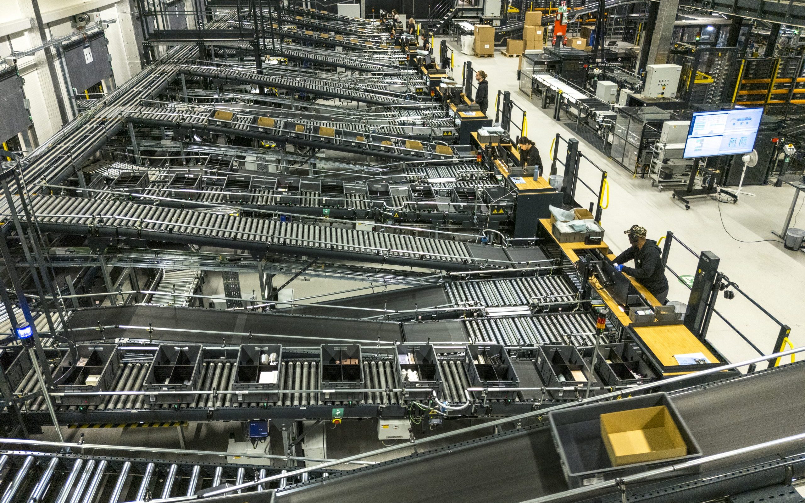Toyota Automated Logistics rozwija europejski rynek zintegrowanej automatyzacji magazynów