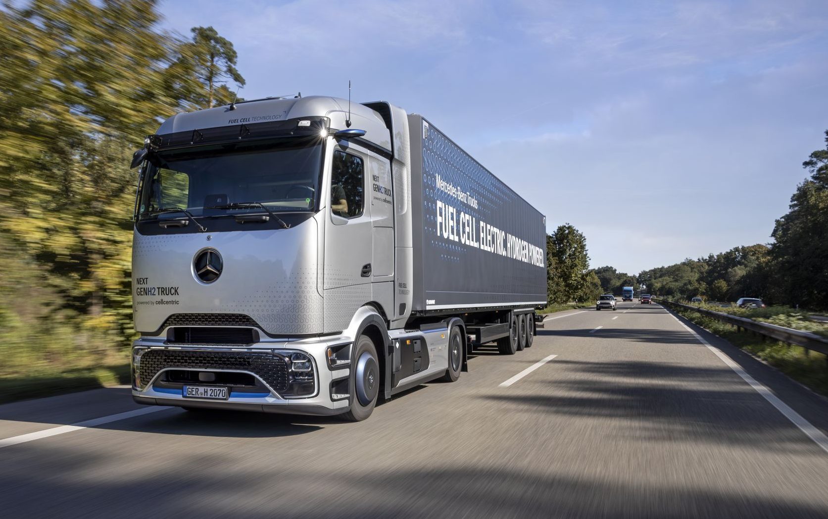 Dachser odbiera pierwsze ciężarówki wodorowe nowej generacji od Daimler Truck