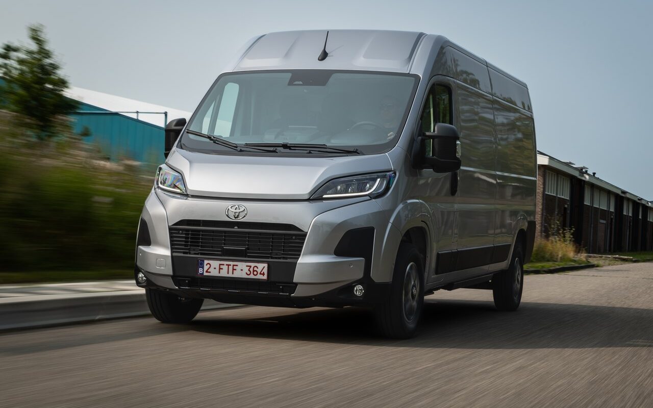 Wszechstronna Toyota PROACE MAX debiutuje na rynku. Duże możliwości konfiguracji i szeroka gama zabudów