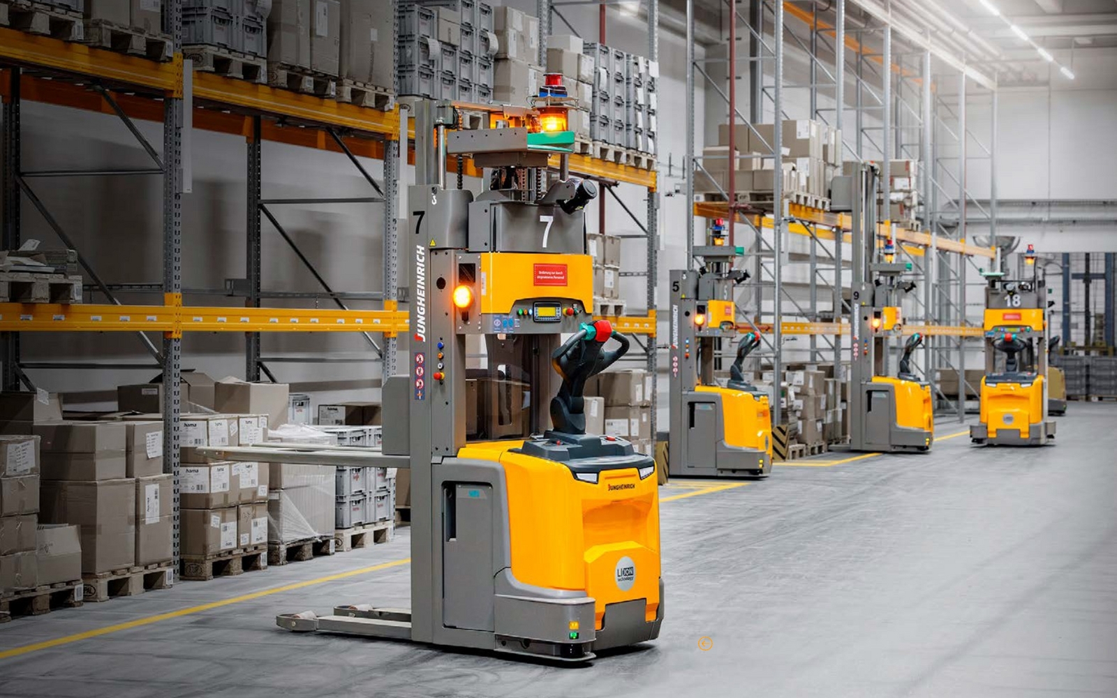 Quo vadis, robocie? – sytuacja i trendy na rynku automatycznych systemów transportowych
