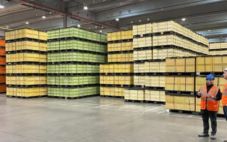 Od dostawców do fabryki – CEVA Logistics wdraża system zarządzania opakowaniami wielokrotnego użytku dla łańcucha dostaw automotive