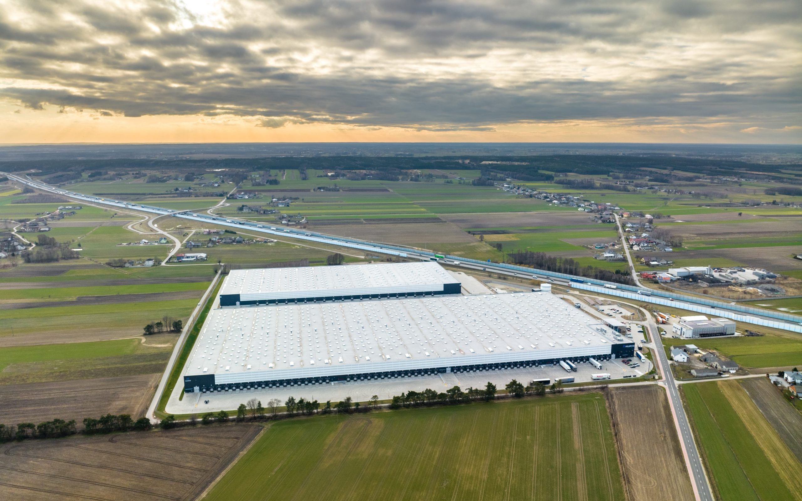 Komfort nowym najemcą w Hillwood Łowicz Południe – ponad 30 000 mkw. pod logistykę i biura