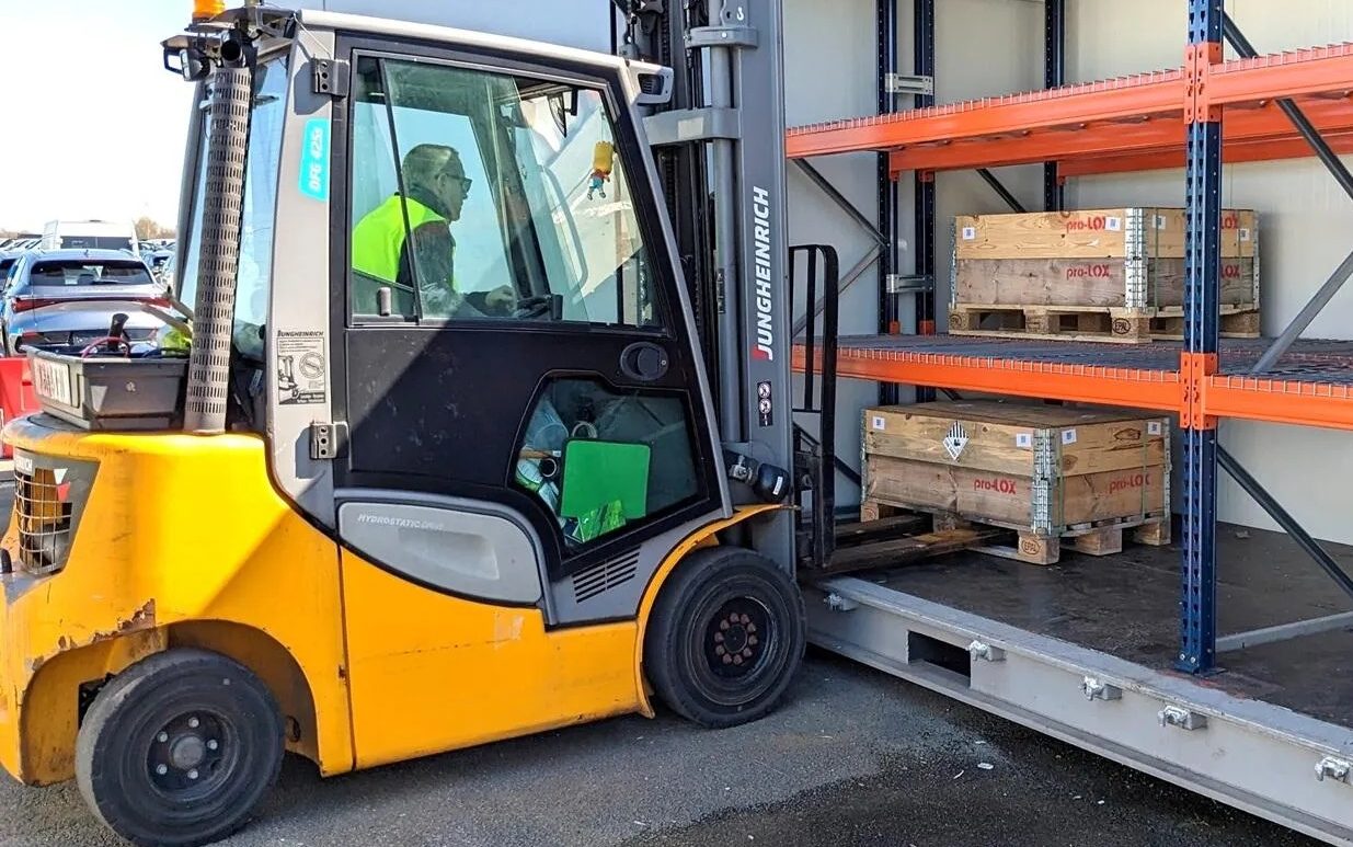 CEVA Logistics uruchamia rozwiązanie dla logistyki zwrotnej baterii EV, aby do 2030 roku obsługiwać 80% ich wolumenów w Europie