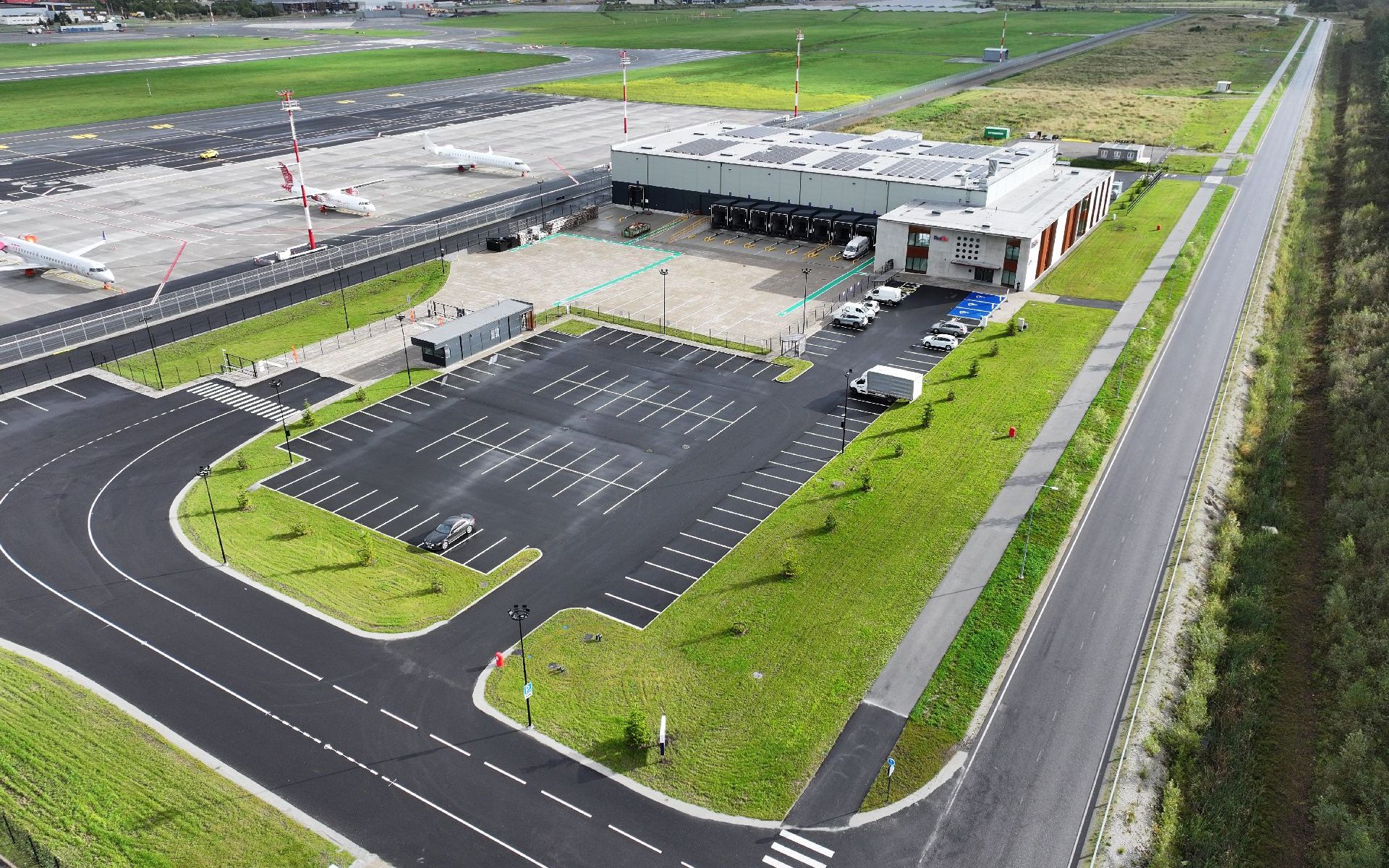 FedEx otwiera nowe centrum logistyczne na lotnisku w Tallinie – połączy Estonię z globalnymi rynkami