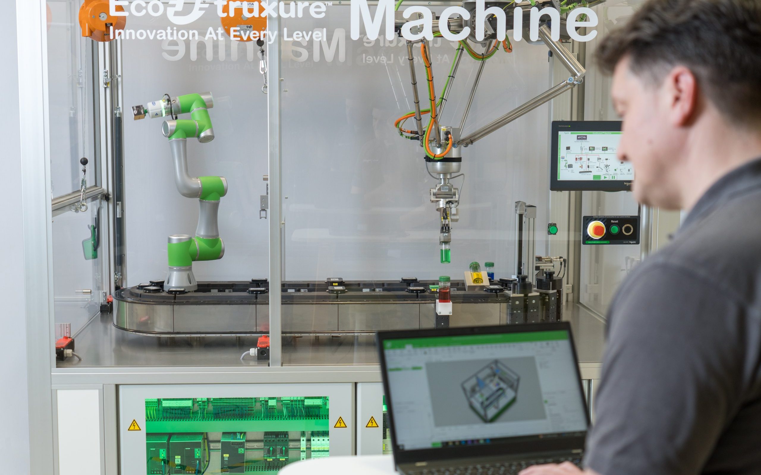 Schneider Electric i Maluka wspólnie tworzą przyszłość inteligentnego pakowania  – nowoczesna automatyzacja w służbie elastyczności i efektywności