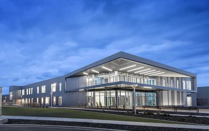Jak działa innowacyjny kompleks badający magazynowanie energii? Inżynierowie dzielą się szczegółami budowy laboratorium tworzącego nowoczesne baterie