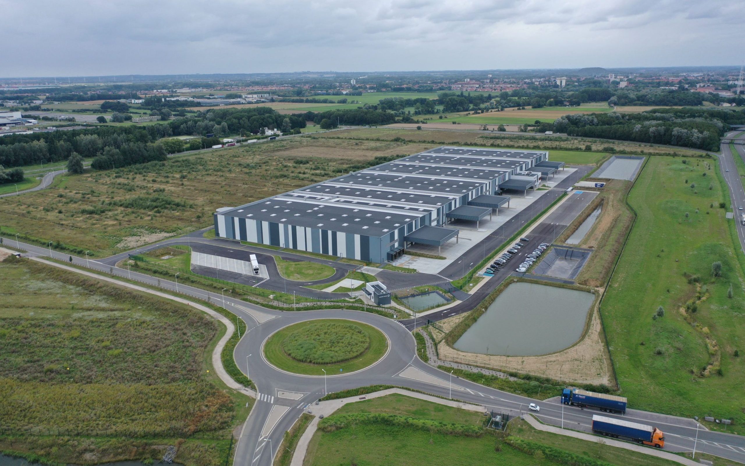 Savills IM i Vestas IM przedłużyły umowy najmu o łącznej powierzchni 46 000 mkw. w dwóch centrach magazynowych we Francji i w Polsce