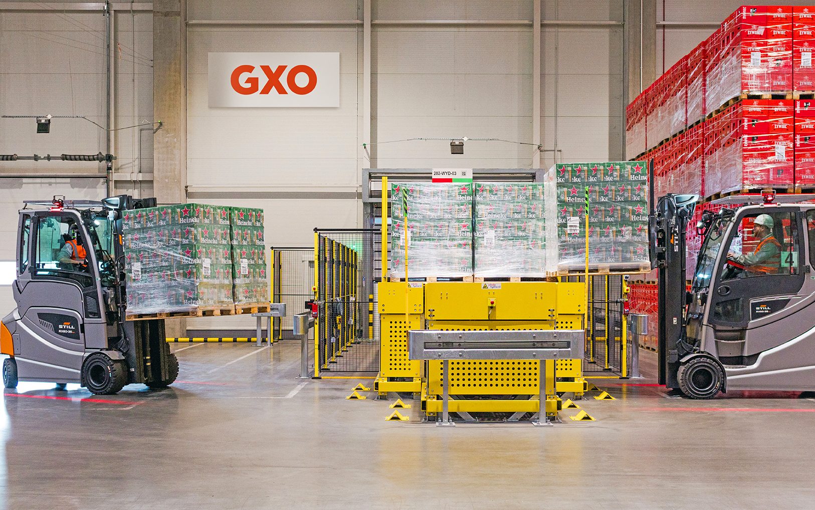 GXO Logistics, Inc. (NYSE: GXO), największy na świecie operator logistyki kontraktowej, ogłosił dzisiaj wdrożenie pierwszego w Europie systemu Autoload dla Grupy Żywiec w Elblągu, jednego z wiodących producentów piwa. Nowa technologia znacznie zwiększa przepustowość, poprawia bezpieczeństwo w miejscu pracy i podnosi standardy operacyjne w ramach długoletniej współpracy między firmami.
