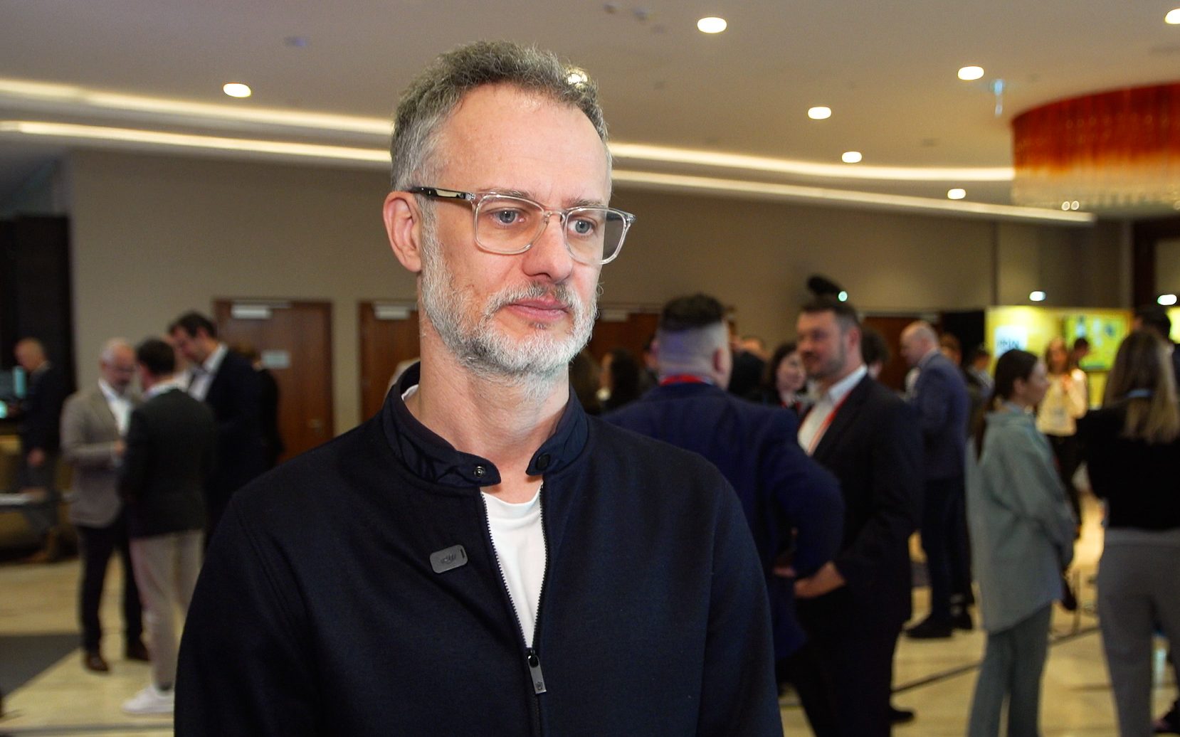 Q-commerce przestaje się kojarzyć wyłącznie z jedzeniem. Kurierzy w kilkanaście minut dostarczają też elektronikę czy kwiaty