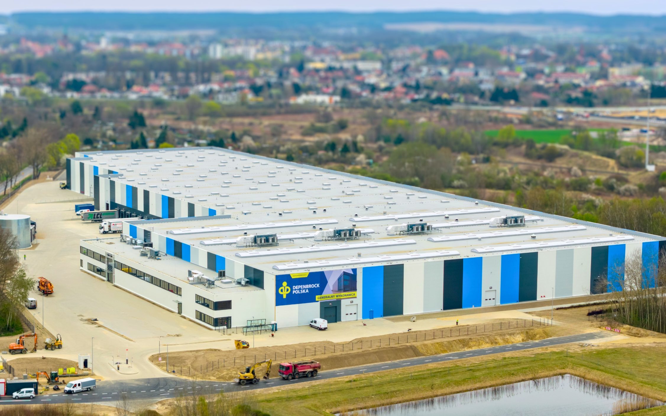 7R dla Toppoint – nowoczesny budynek produkcyjno-magazynowy pod Zieloną Górą